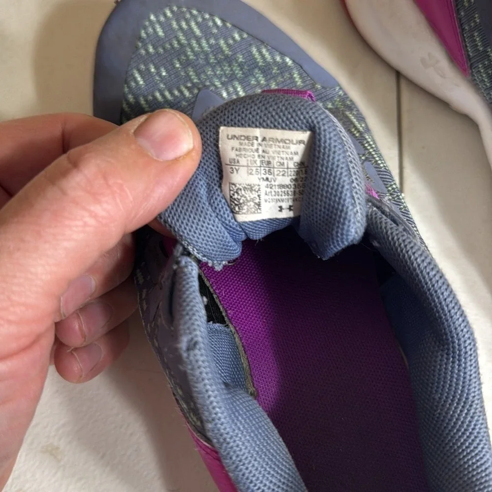 Under Armour Gray and Pink Athletic Shoes Girls Size 3‎